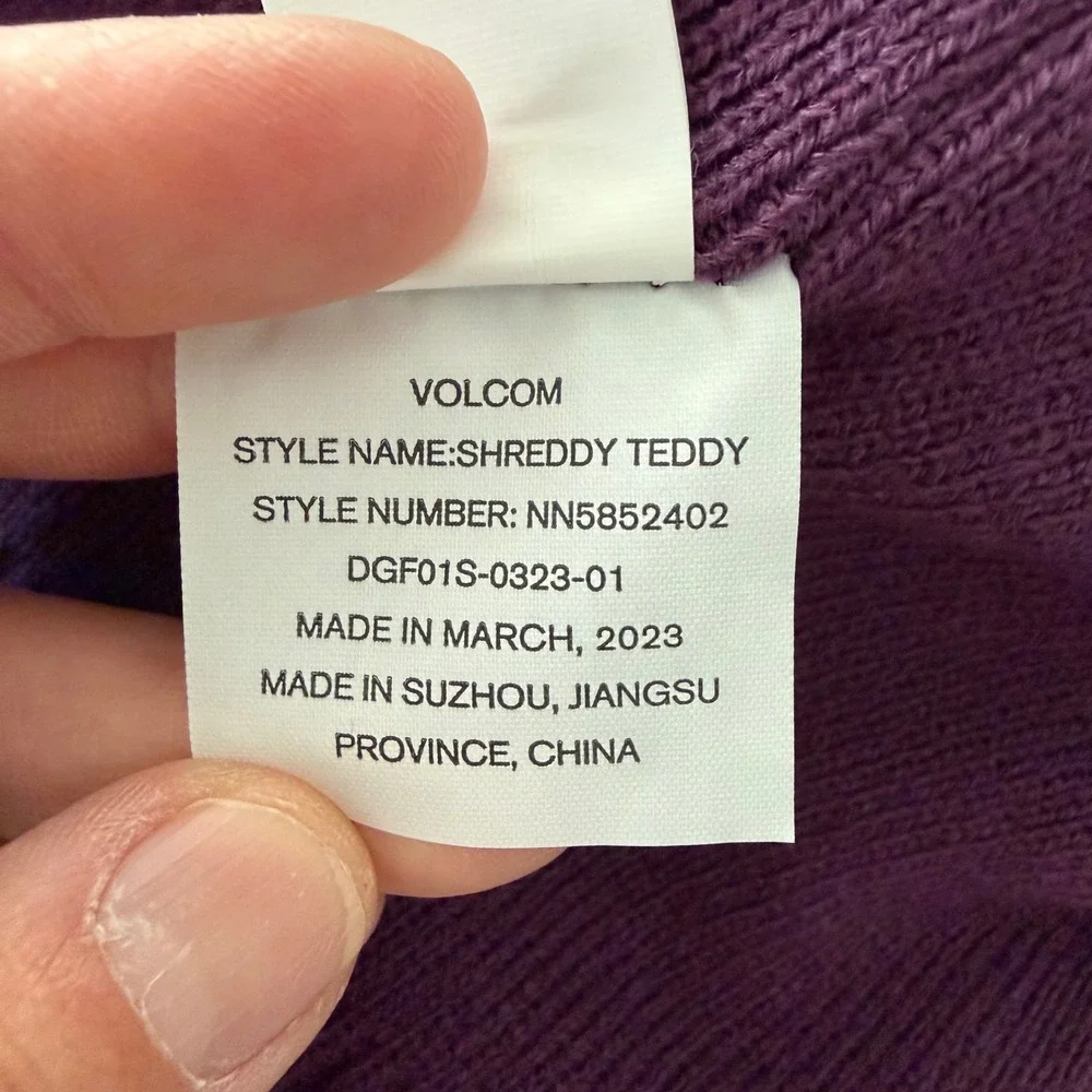 NWT Volcom Shreddy Teddy Kid Purple Double Pom Pom Beanie Hat One Size Outdoor